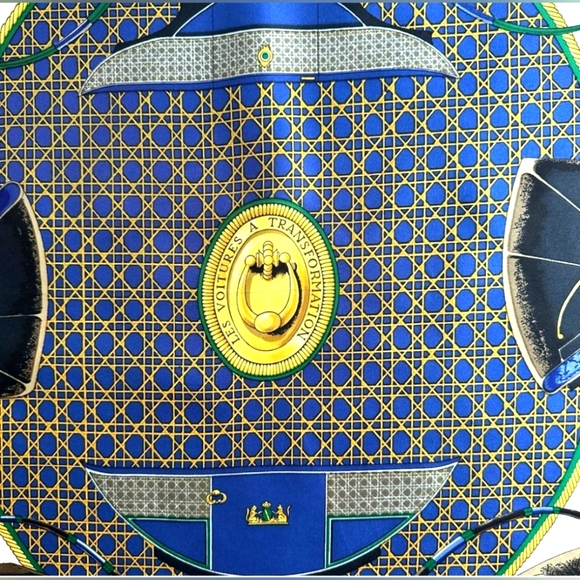 🇫🇷Hermès Scarf Les Voitures a Transformation 100%Silk! size 90×90cm💙💛 - Picture 5 of 11